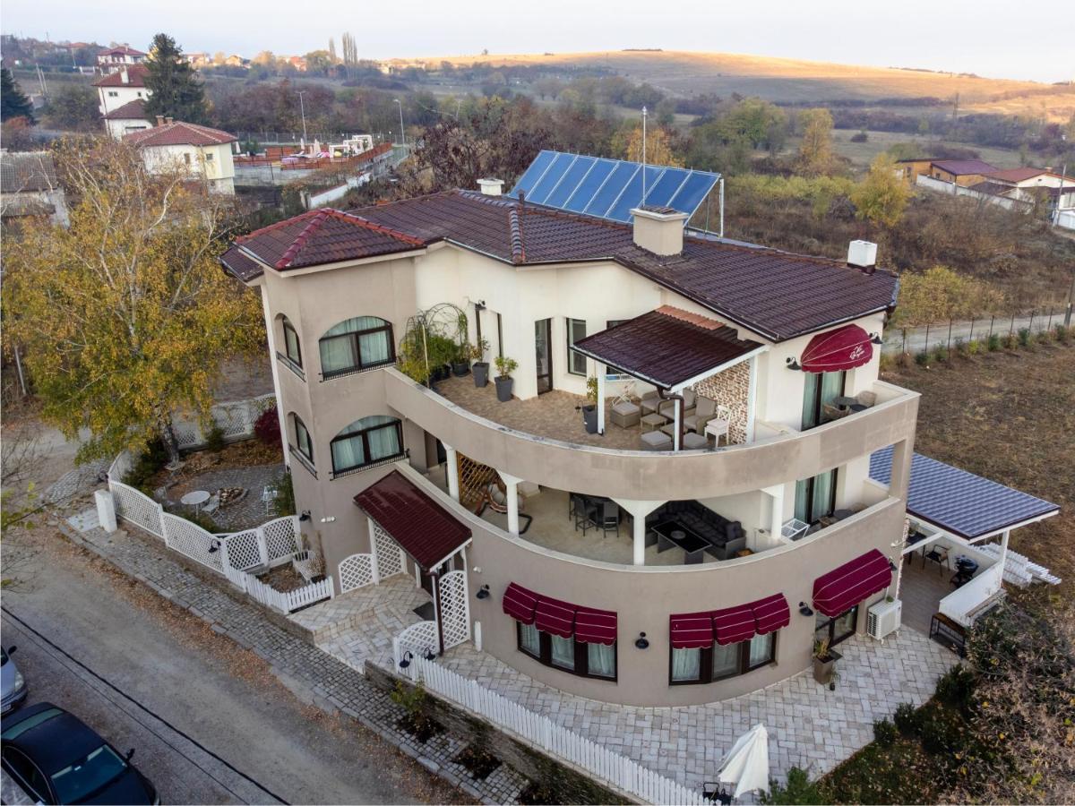 Private Villa Gergana ساباريفا بانيا المظهر الخارجي الصورة